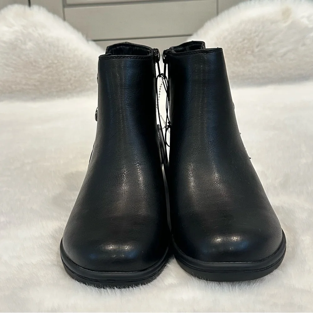 Flex Step Alison Women's Black Faux Leather Ankle Boots Side Zip - Picture 2 of 6